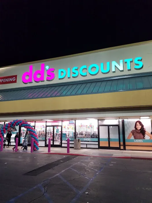 dd's DISCOUNTS 3