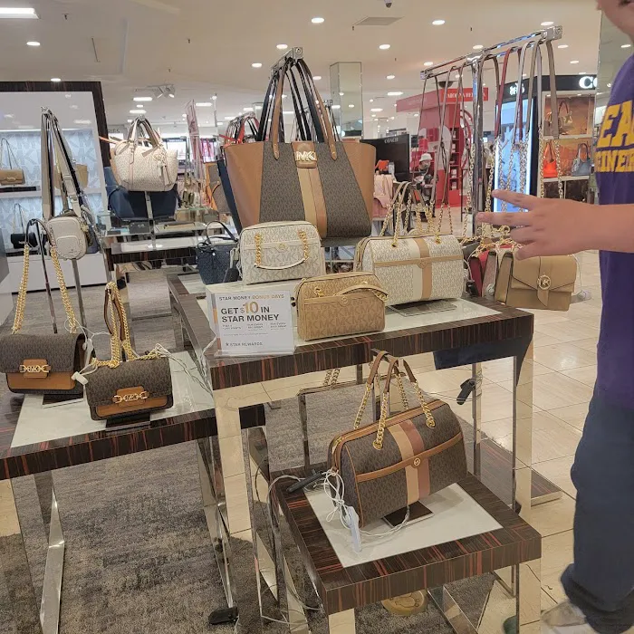 Macy's 0