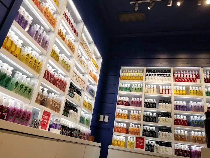 Bath & Body Works 4
