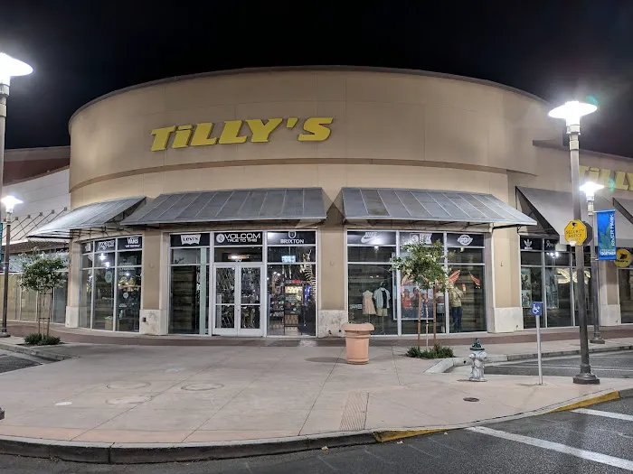 Tillys 6