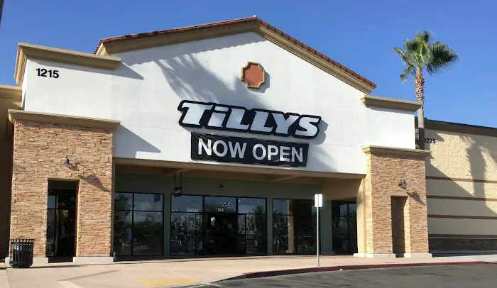 Tillys 1