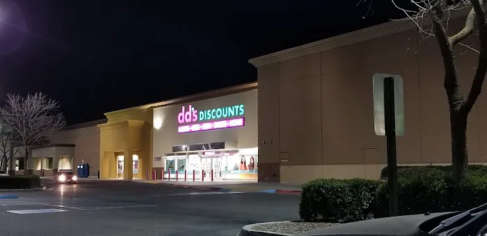 dd's DISCOUNTS 7