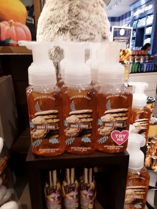 Bath & Body Works 1