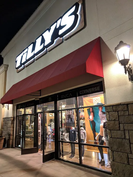 Tillys 5