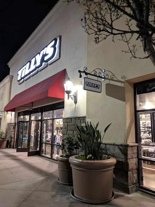 Tillys 8