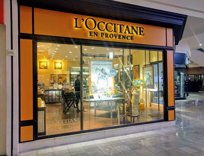 STONESTOWN GALLERIA, CA 9