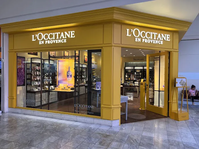 STONESTOWN GALLERIA, CA 7