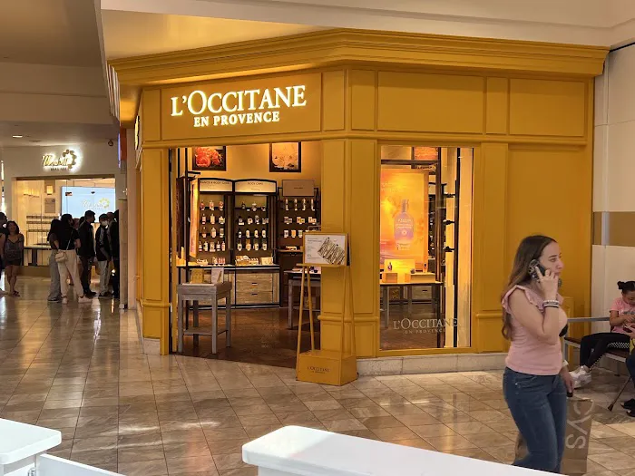 STONESTOWN GALLERIA, CA 4
