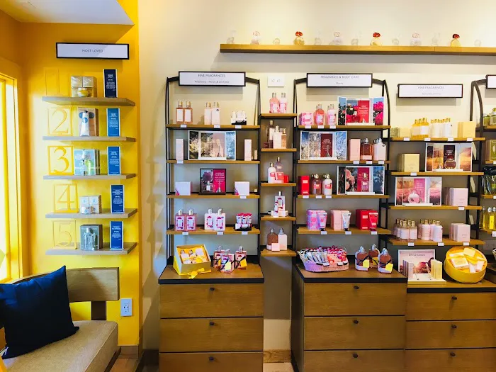 L'OCCITANE EN PROVENCE 9