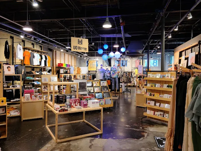 Urban Outfitters 4