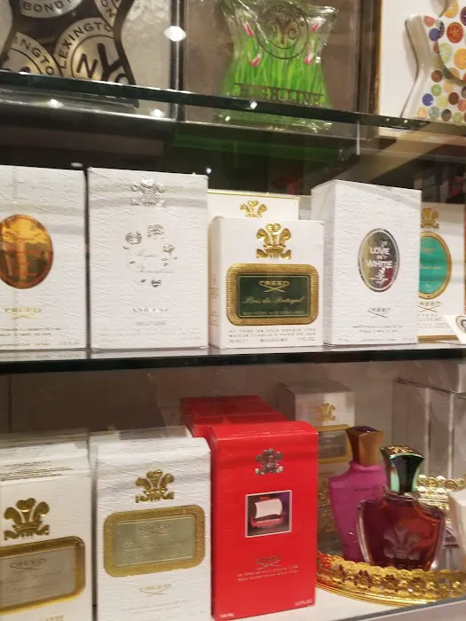 Les Parfums Specialties - Woodland Hills Mall - Upper Level 1
