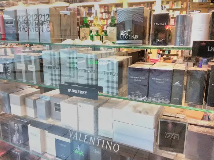 Les Parfums Specialties - Woodland Hills Mall - Upper Level 9