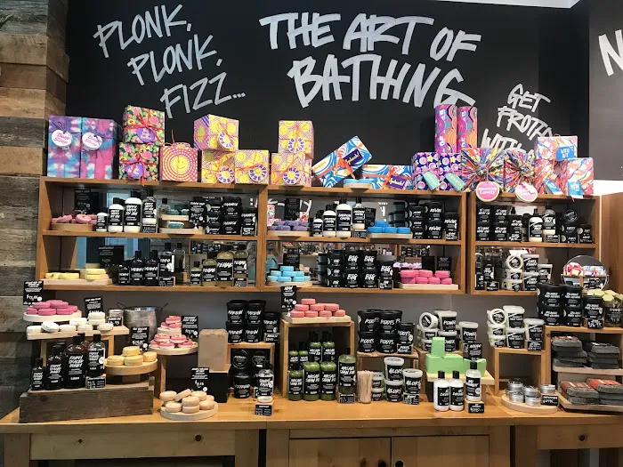Lush Cosmetics Woodland Hills Mall 5