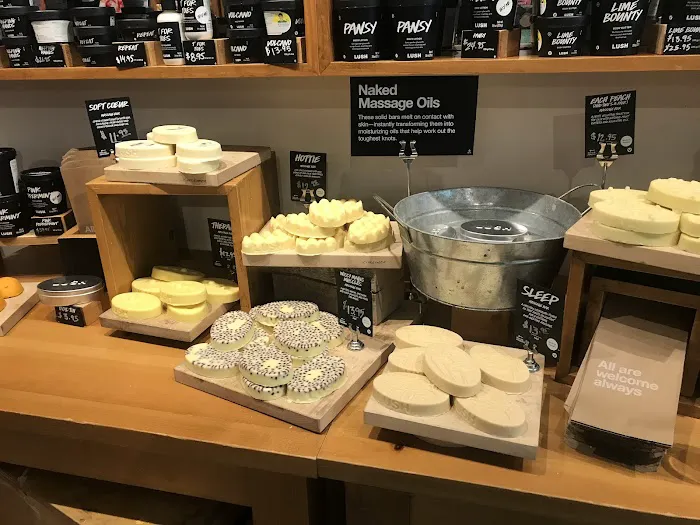 Lush Cosmetics Woodland Hills Mall 0