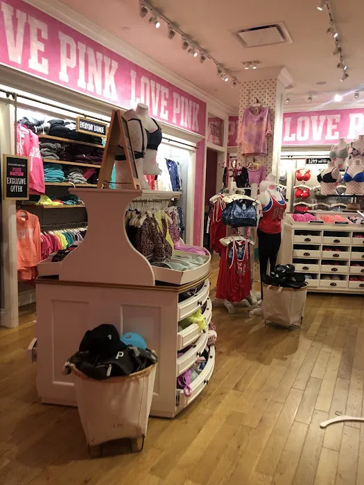 Victoria's Secret & PINK by Victoria's Secret 0