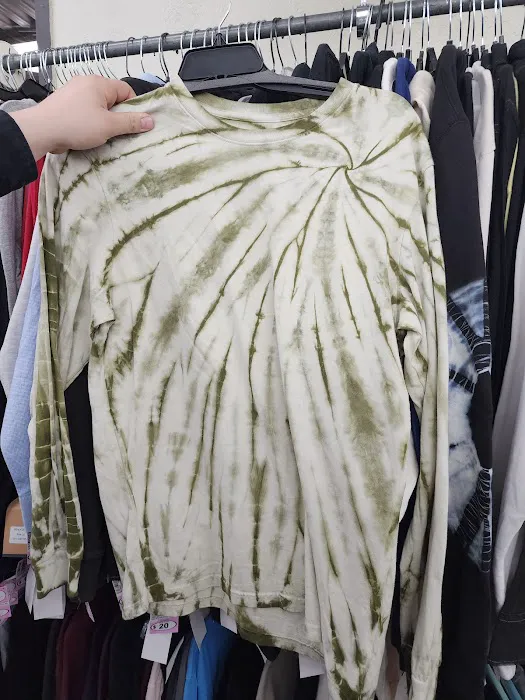 Half Of Half Name Brand Clothing 2