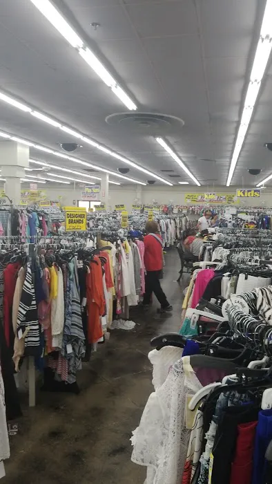 Half Of Half Name Brand Clothing 9