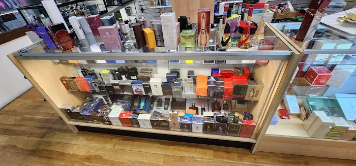 D'Paz Imports, Perfumes and Gifts 3