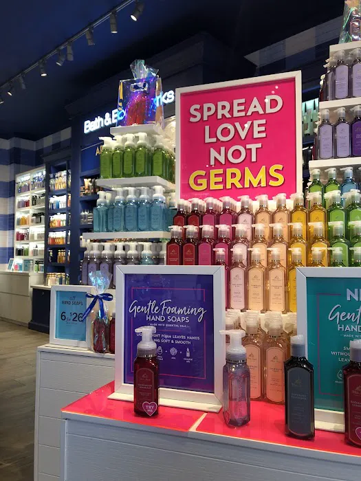 Bath & Body Works 4