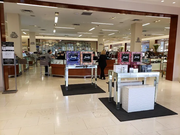 Saks Fifth Avenue 3
