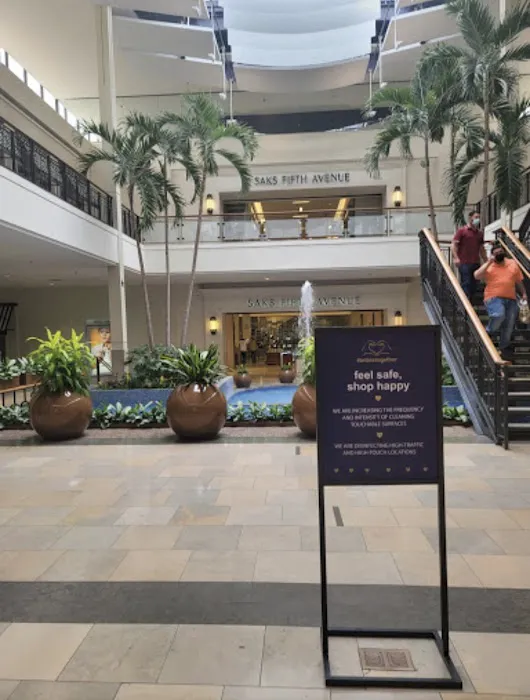 Saks Fifth Avenue 8