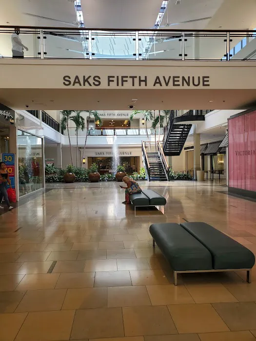 Saks Fifth Avenue 5