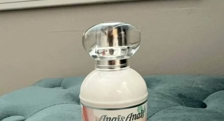 Discover What Does Anais Anais Perfume Smell Like: A Timeless Floral Fragrance