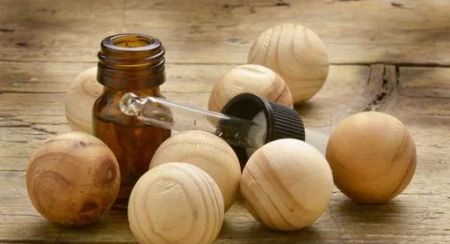 Is a Perfume That Smells Like Mothballs Harmful? What You Need to Know