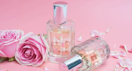 What Does Rose Perfume Smell Like? Exploring the Scent and Its Variations