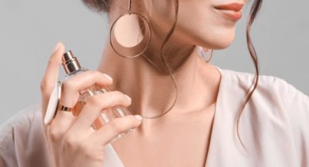 Do You Like Wearing Perfume? Exploring Meaning, Psychology, and Tips for the Perfect Scent