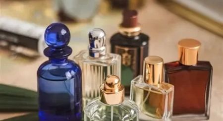 What Does White Witch Perfume Smell Like? A Deep Dive into Its Mystical Aroma