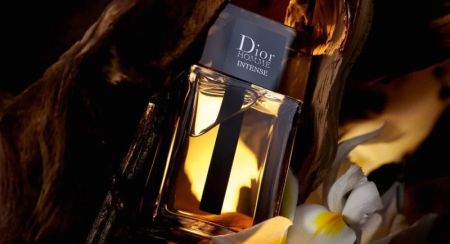 Best Perfumes for an Intimate Evening Fragrance
